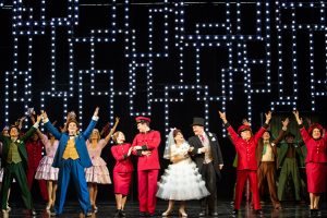 GUYS AND DOLLS at Théâtre Marigny